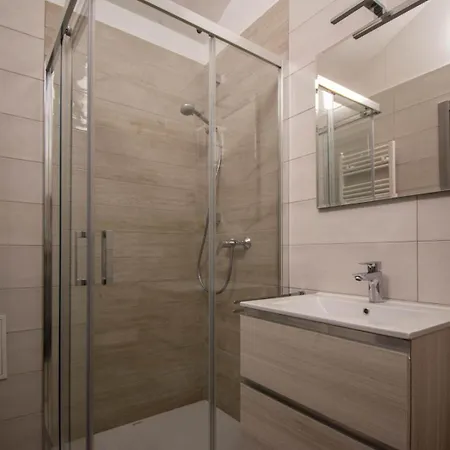 Pia فيلة بولا